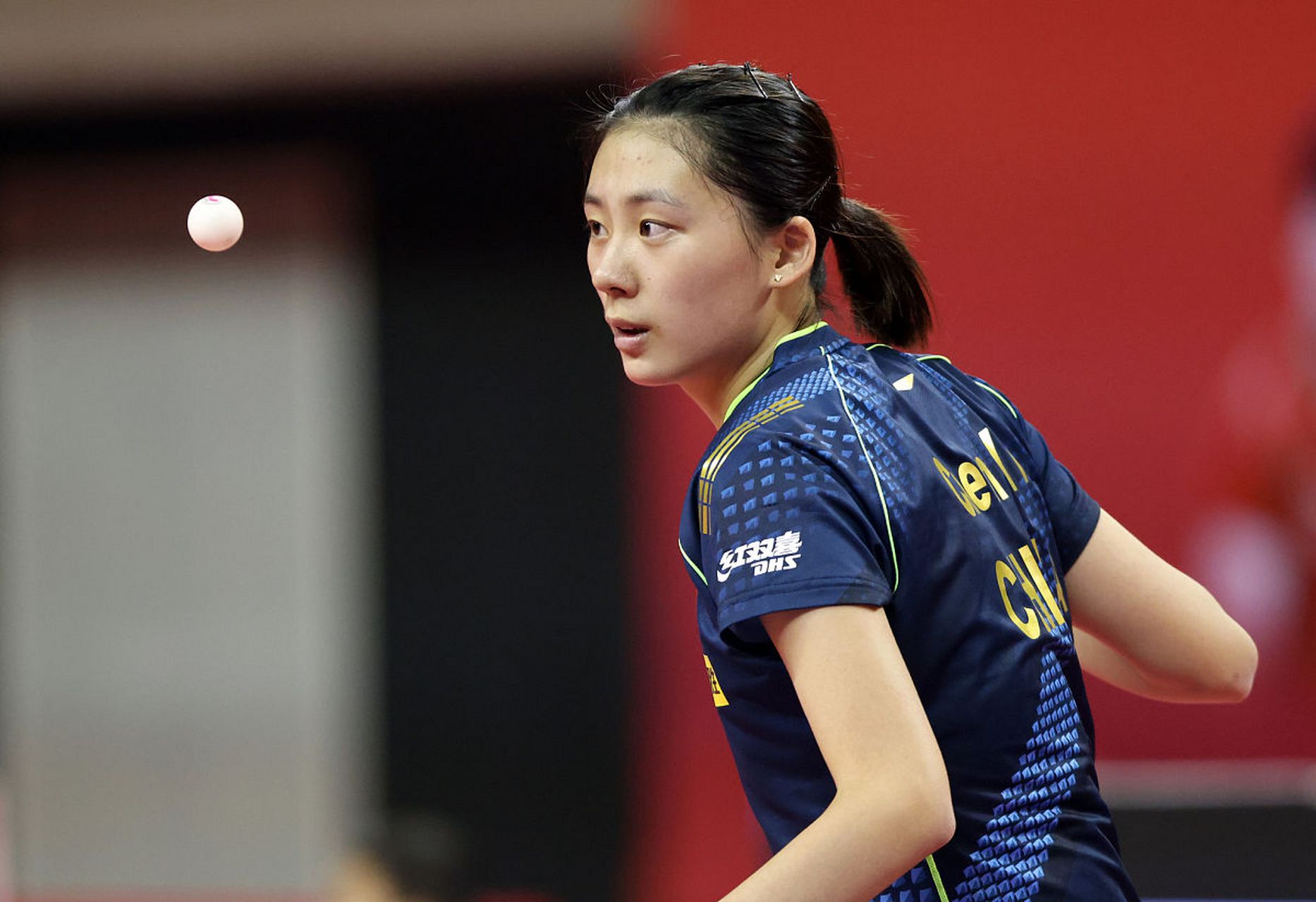 的年轻中场 的年轻中场