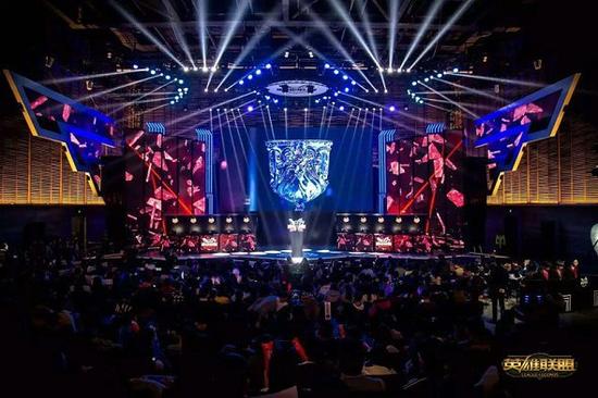 队传射建功 队传射建功